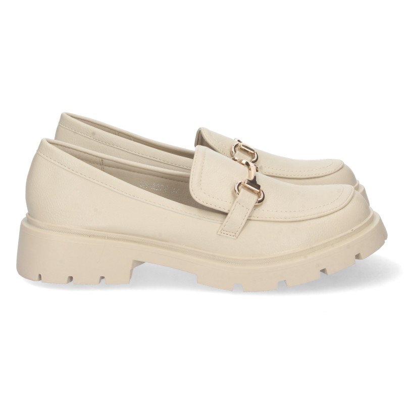 Mocasin plano con detalle metalico mujer color beige