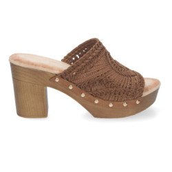Zuecos de tacón cómodo para mujer color camel DB-3178