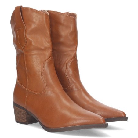 Botas de tacón medio caña alta para mujer punta fina color camel