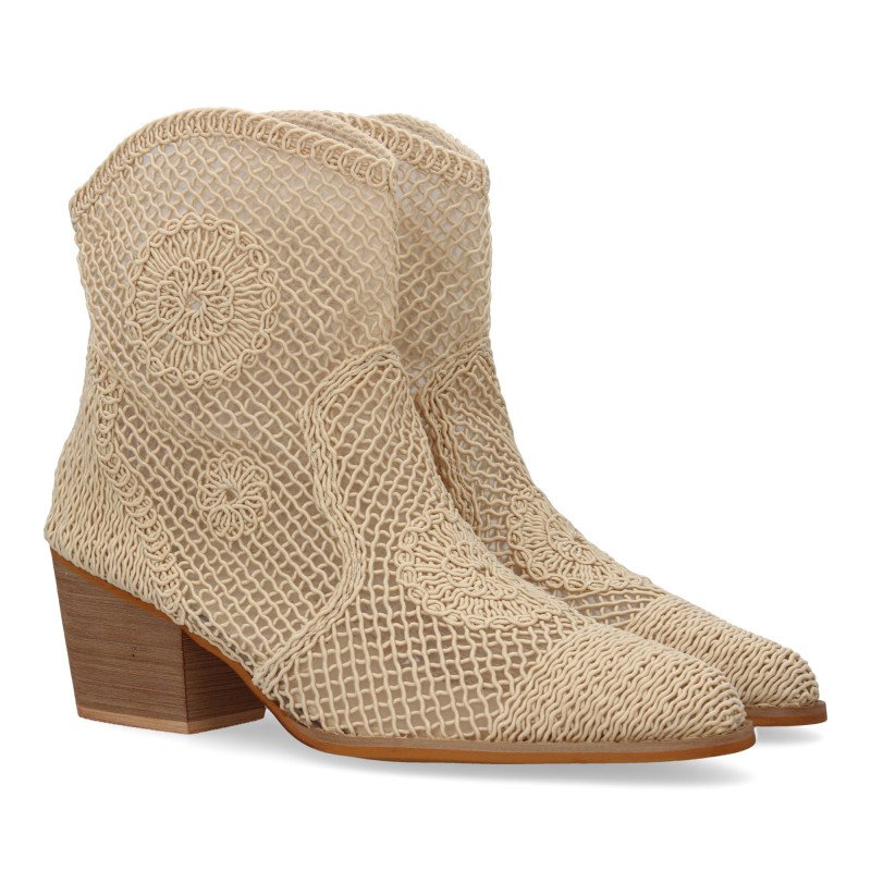 Botines tacón medio estilo campero para mujer calados color beige YZ24-105