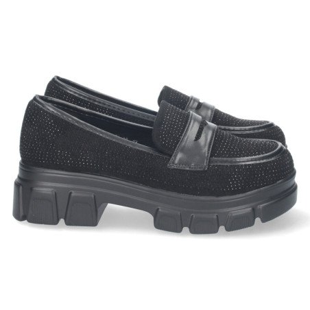 Mocasín plano color negro para mujer con strass y suela dentada