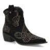 Botines camperos tachuelas tacón bajo de mujer color negro A-5402