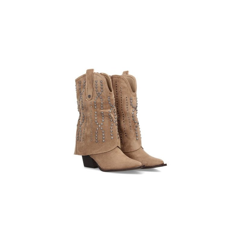 Botas camperas caña vuelta y tachuelas de mujer color beige