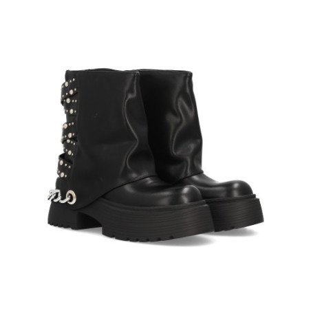 Botas estilo grunge comoda plataforma tachuelas y cadena de mujer color negro K-16