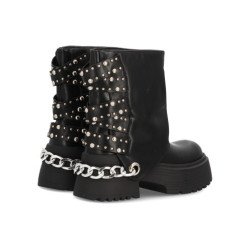 Botas estilo grunge comoda plataforma tachuelas y cadena de mujer color negro K-16